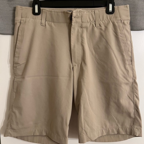 Under Armour Men's Khaki Golf Shorts - Picture 2 of 4